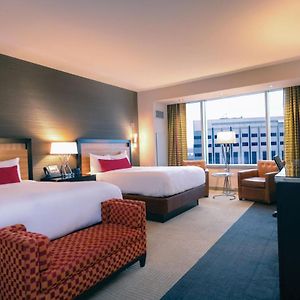 Grand Queen Room
